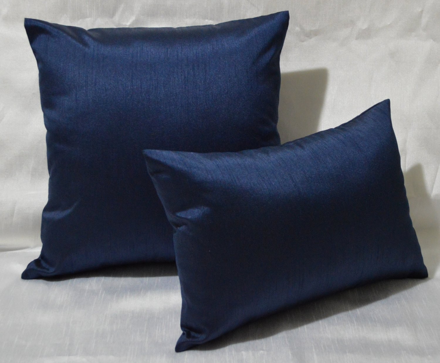 Подушки 100 хлопок. Подушка синий. Диванная подушка синяя. Синяя велюровая подушка. Подушка декоративная синяя.
